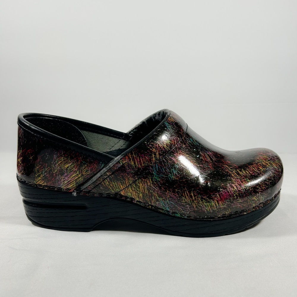 Dansko Professional Patent Leather Clogs Womens Slip On Closed Toe Sz 6.5-7